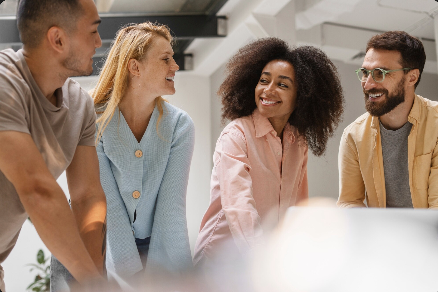 Chambre élégante avec décoration bohème